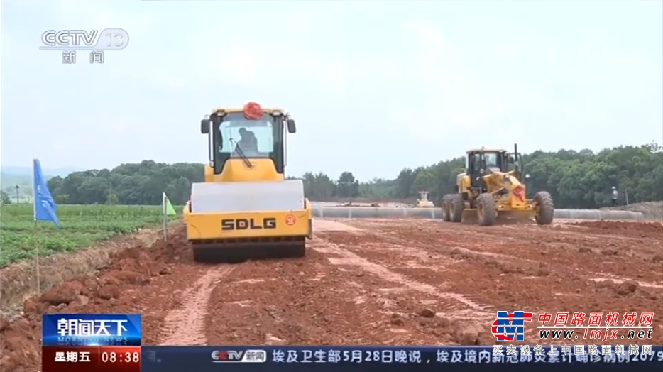 央视聚焦!山东临工助力大广高速扩容工程建设