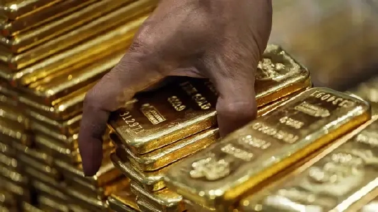 纽约，CMX黄金期货周一重挫2.3%￼