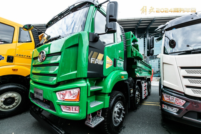 解放新J6L城建渣土转款自卸车.jpg 解放新J6L城建渣土转款自卸车.jpg