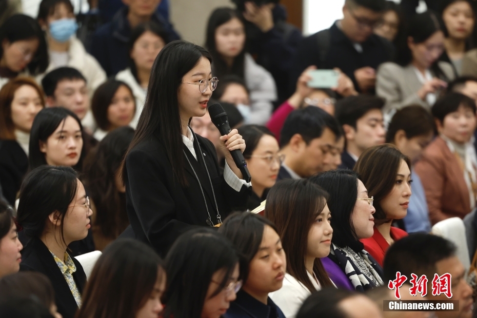 人大会议首场发布会:10句话回顾要点!